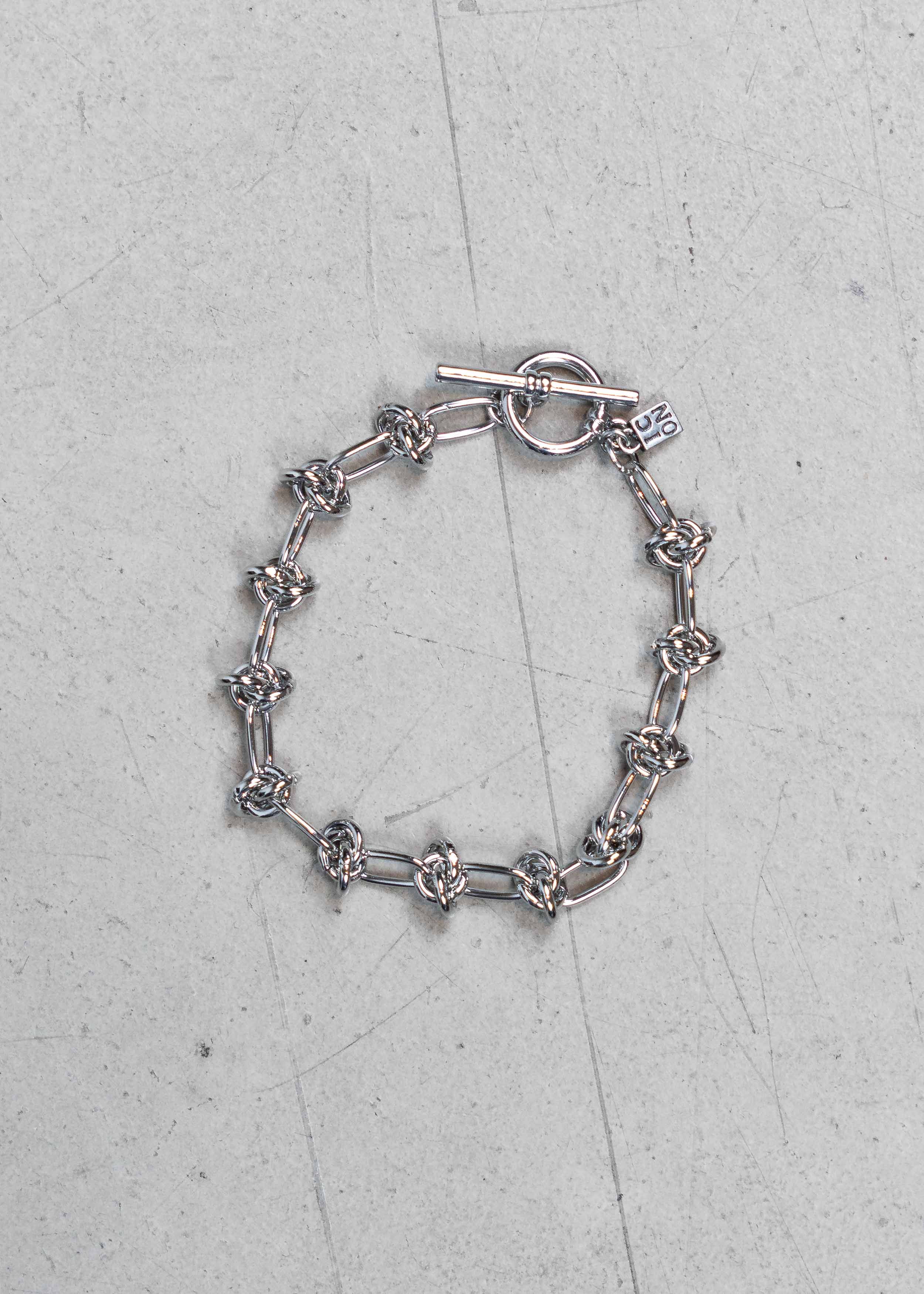 KNOT BRACELET