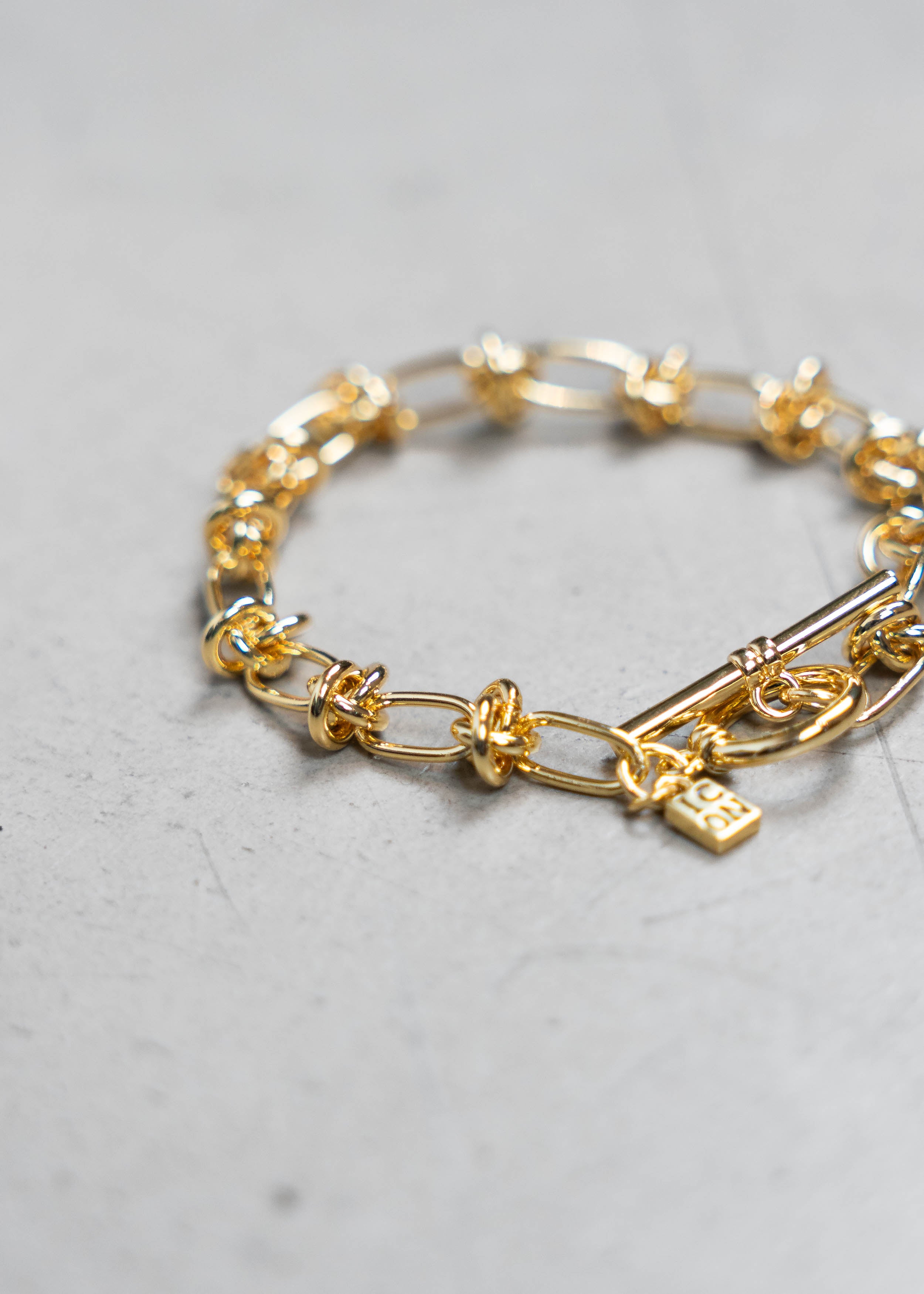 KNOT BRACELET